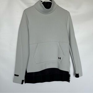 Under Armour Light Gray and Black‎ Sweatshirt size small